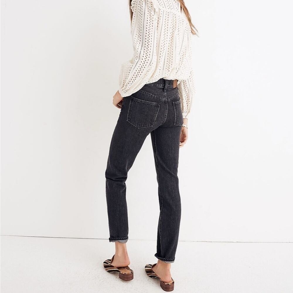 The Perfect Vintage Jean in Roxstone Wash: Knee-Rip Edition - Picture 3 of 10